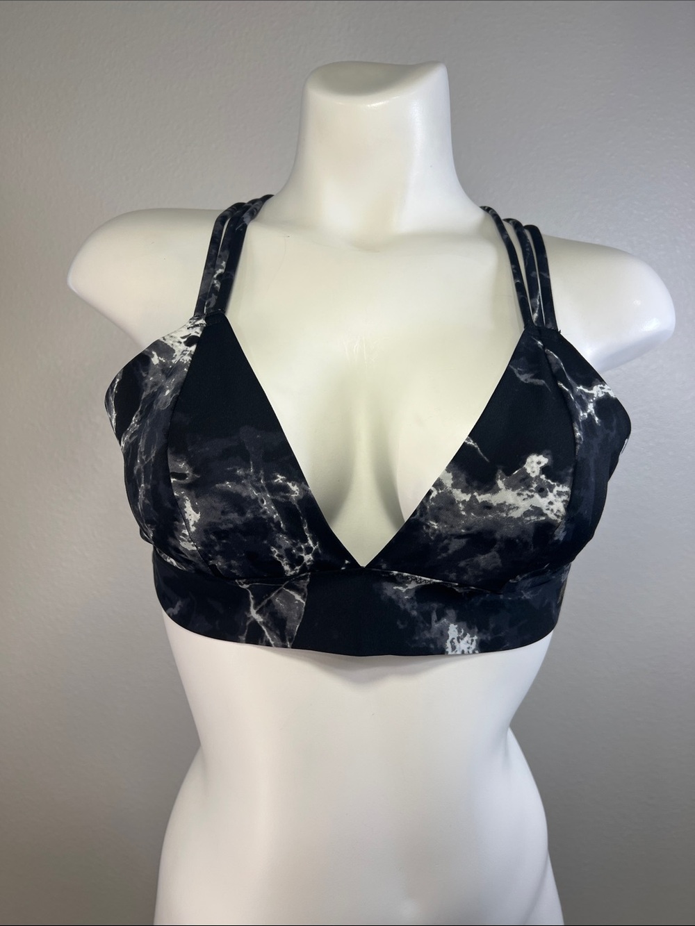 PINK Victoria's Secret Bonded Black & White Marble Strappy Sports Bralette LARGE